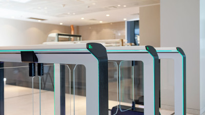 Распашной турникет mWing — штрих к совершенству для нового ресторана FAAC