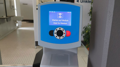 Турникеты Magnetic в общественном бассейне в Шопфхайме