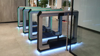 Турникеты с распашными сворками mWing для Giovannini Group